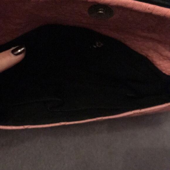 Forever 21 vintage Pink quilted bow clutch - Picture 4 of 4